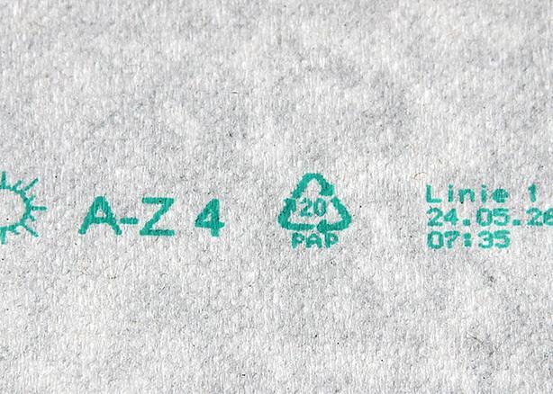 industrieller tintenstrahldrucker alphajet beschriftet mit kundenspezifischer grüner tinte