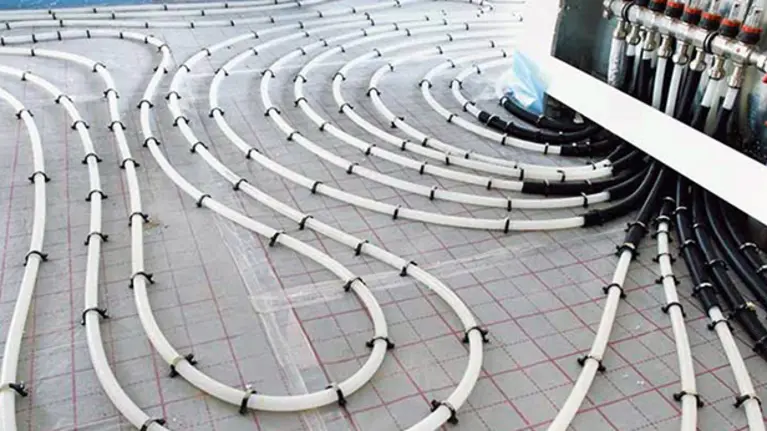 heating pipes marked with continuous inkjet printer alphajet