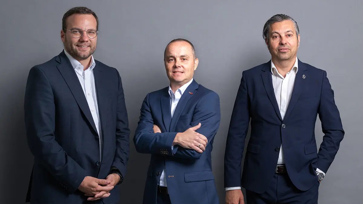 Philipp Zimmermann (CEO, links), Markus Dörr (CFO, Mitte) und Thomas Potzkai (CTO, rechts)