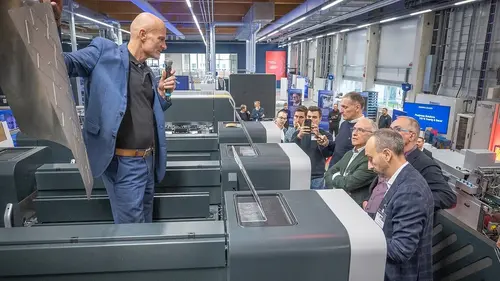 Photo 1: Rotary die-cutter