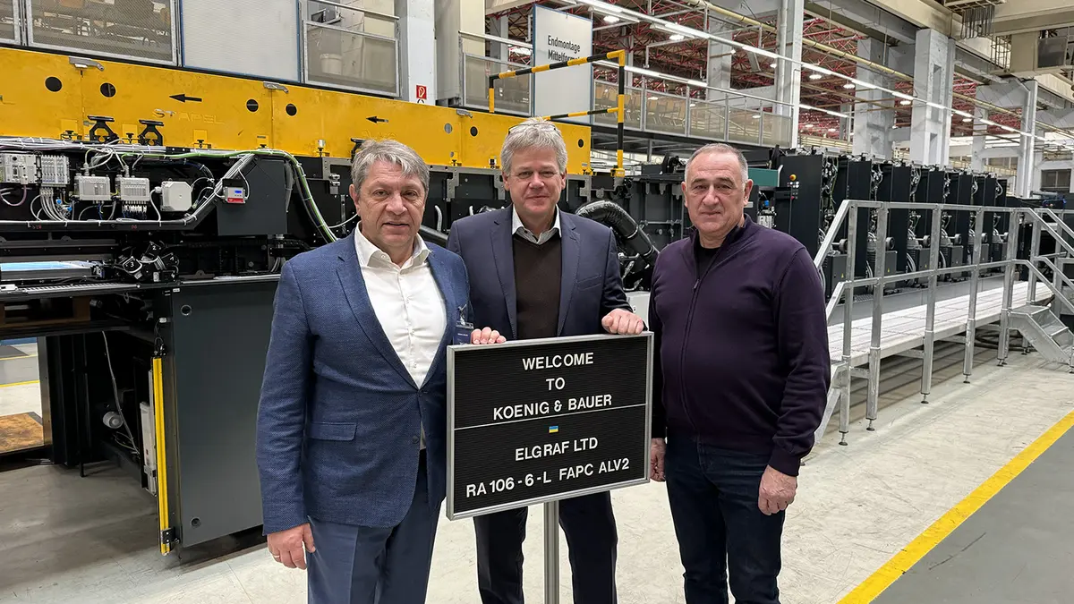 Igor Levin, Head of Board of Directors Elgraf, Michael König, Senior Sales Manager Koenig & Bauer, und Volodymyr Boitsun, Marketing Director Elgraf