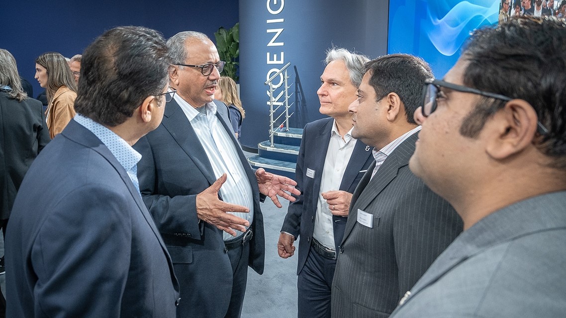 Photo 2: Ramesh Kejriwal in discussion