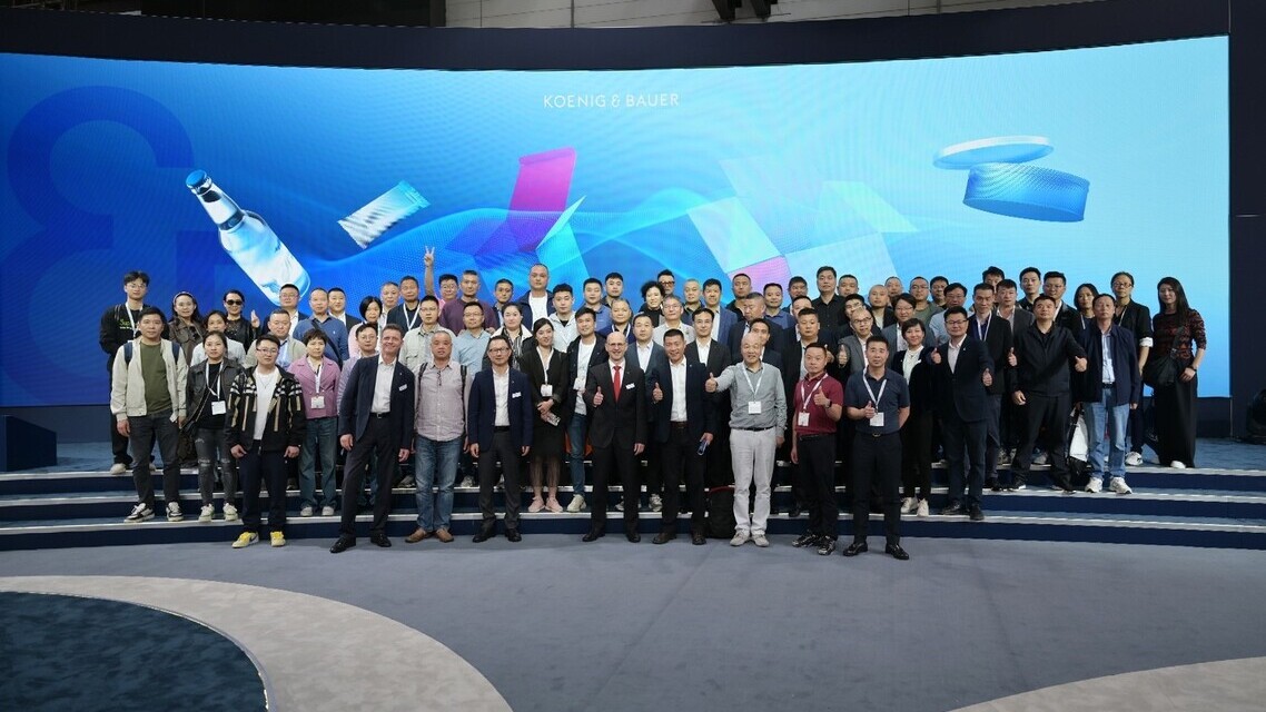 Photo 4: Delegations