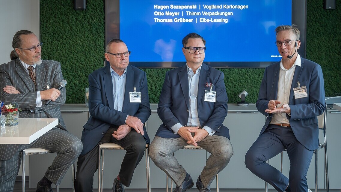 Photo 3: Panel of experts